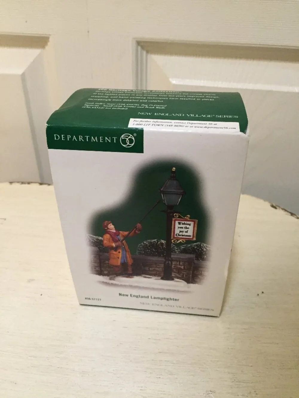 Department 56 New England Village Lamp Lighter Intro 07 Retired Piece w/Box Nic
